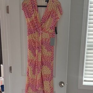 NWT Maggy London Short Sleeve High Low Dress